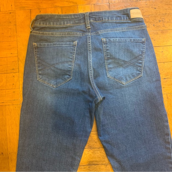 Aeropostale Blue denim straight leg, size 6 - Picture 10 of 14